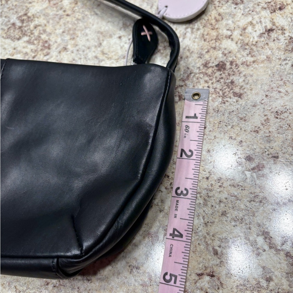 Radley London bag with cute button accents 
Hang Tag
Original dust cover - Picture 5 of 11